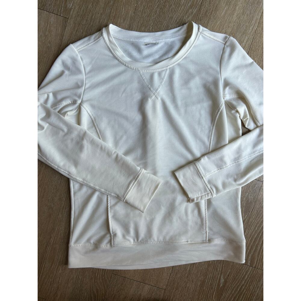 Marmot athleisure LongSleeve Pullover CreamWhite Crewneck outdoorsy minimalist